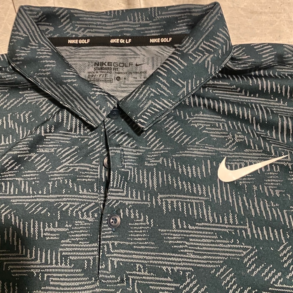 EUC Nike Men’s Shirt Only Worn Once!